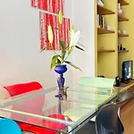Dreamhouse Apartment